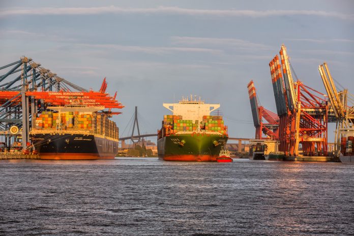 container_cma-cgm-alexander-von-humboldt-_copyright_hhm_glaubitt