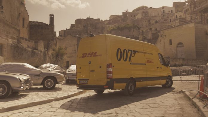 DHL_Bond25_2