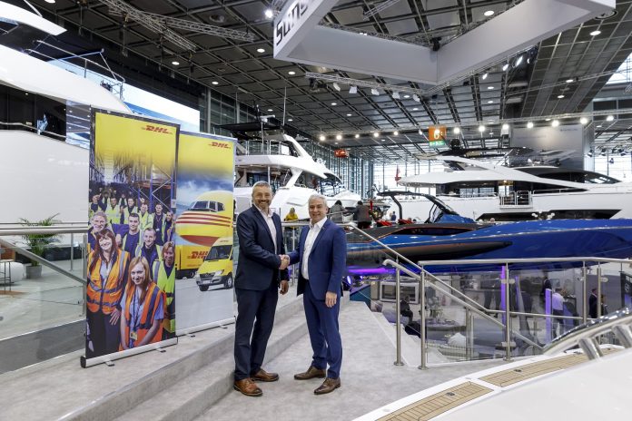 BOOT Düsseldorf 2020: Handshake Mike Bristow DHL (l) and Michael Straughan, Sunseeker (r) DHL Sunseeker