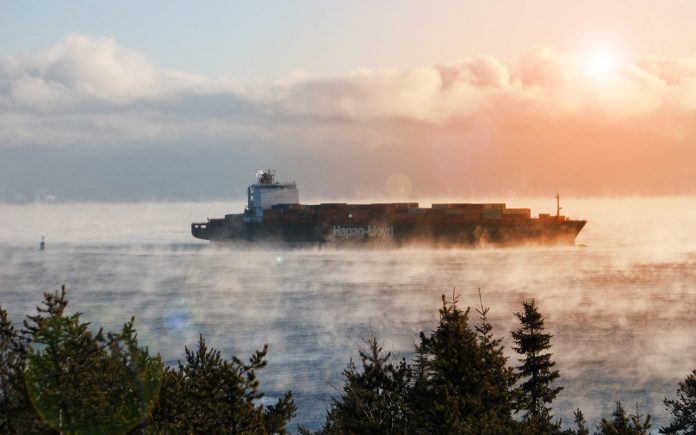 HLAG_Montreal_Express_01_1280x800 Hapag-Lloyd to Lower CO2 Emissions Using Biofuel
