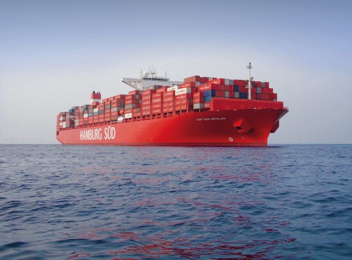 Cap San Nicolas beim Bootsmanöver Hamburg Süd Expands Business in Italy, Spain, and Egypt