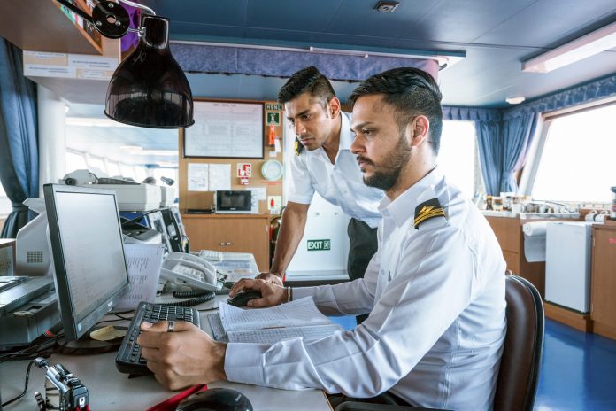 Anglo-Eastern,_Bridge_Team Anglo-Eastern Extends DNV GL’s Navigator Port Technology to Fleet